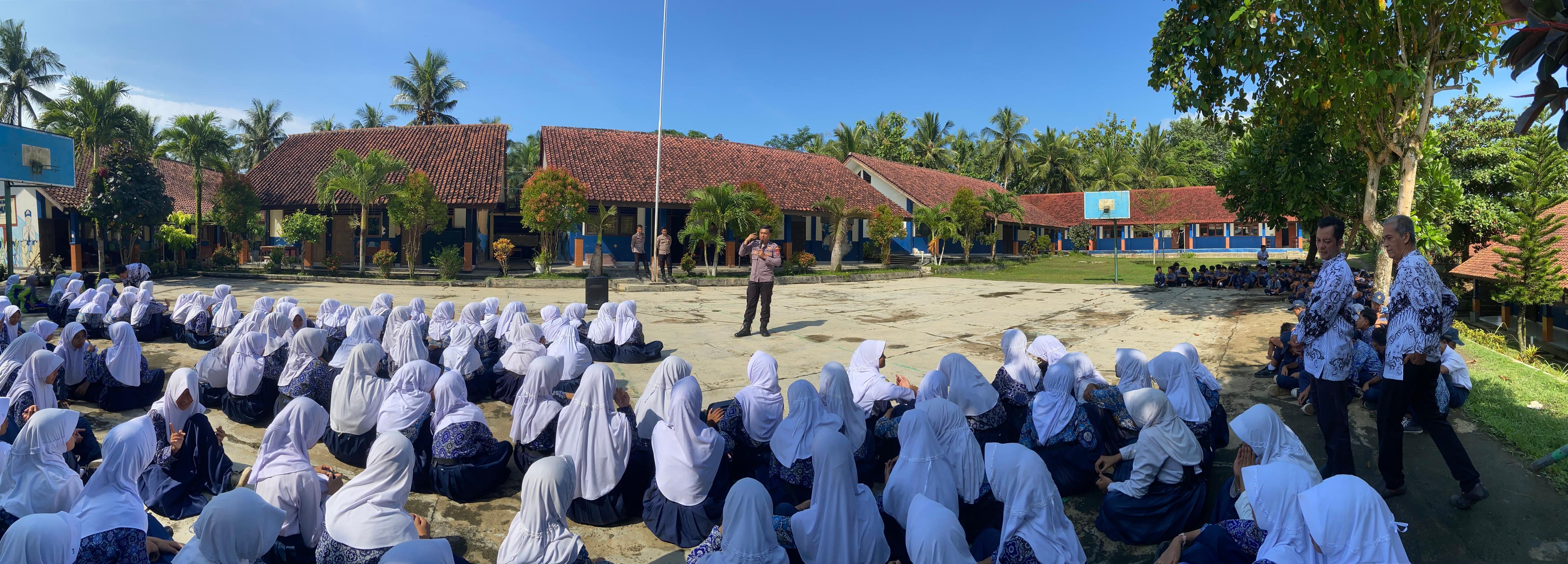 Edukasi Hukum Sejak Dini, Polres Pangandaran Sosialisasi di SMPN 2 Sidamulih